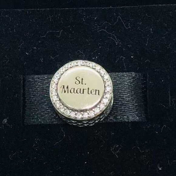 ✨🔥Pandora St. Maarten Beach Sandals Button Charm - Picture 2 of 3